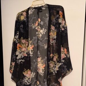 New Directions Black and White Sheer Kimono